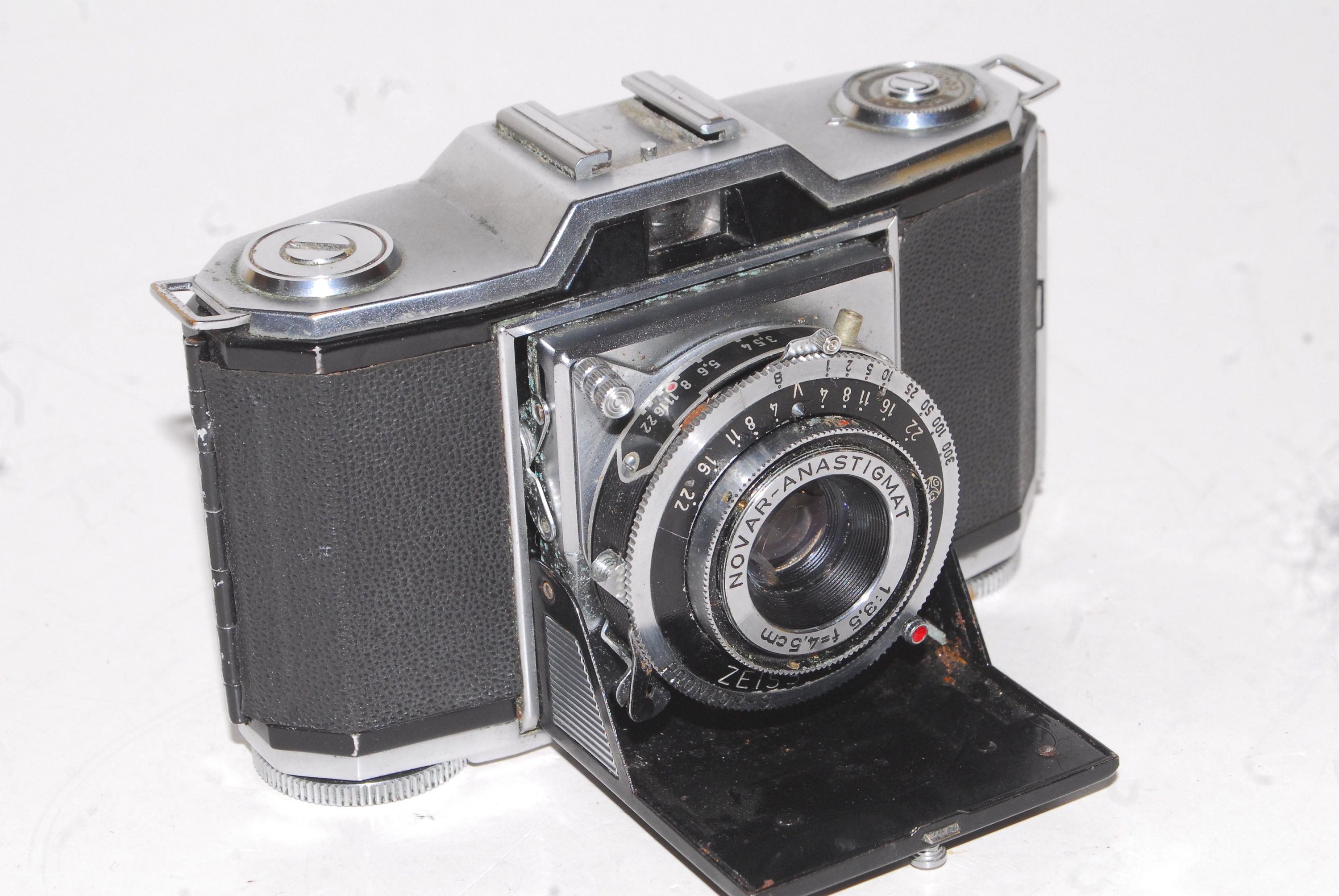 Zeiss Ikonta 522/24 vintage 35mm camera
