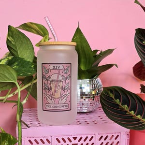 Vaso de cristal con diseño de tarot para café helado / Tapa y pajita de bambú / Regalo ecológico y sostenible / Ideas de regalo para amantes del café helado con un toque de bruja.