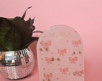 Expositor de pendientes con lazos rosas personalizados, capacidad para 32 pares de pendientes, soporte para pendientes de botón, regalo personalizado para niñas.