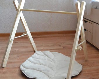 Ginásio de madeira para bebês, centro de atividades em madeira com tapete de brincar, decoração escandinava para quarto de bebê.