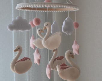 ヴィンテージ Aarikka フィンランドの丸い鳥のモビール、窓の装飾