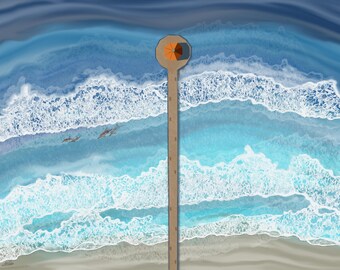 Puede incluir: Una vista aérea de un largo muelle de madera que se extiende hacia el océano. El muelle es estrecho y tiene una pequeña sombrilla naranja en el extremo. El océano es de un azul vibrante con olas blancas espumosas.