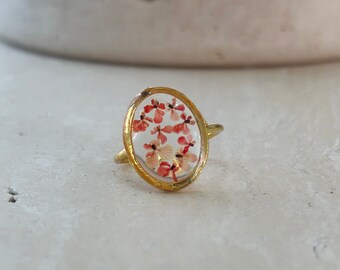 Pressed Queen Anne's Lace Flower Ring: 14k Gold-Plated Resin Jewelry