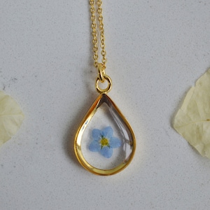 Forget me not necklace,Stylish gift for her, , Real dried forget me not flower resin necklace