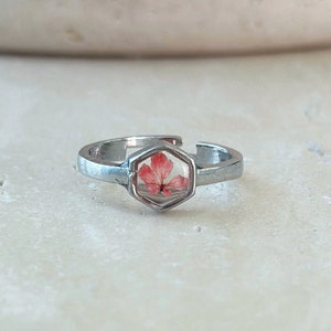 Minimalist Ring,Botanical Jewelry,Anniversary Ring,Real Flower Resin,Unique gift,Dried Flower,Pink Floral,Gift for Her,Gift for Mom