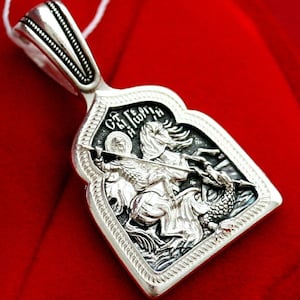 Schutzkörperanhänger des Schutzpatrons des St. Georgs-Kriegers. Russisch-orthodoxer Schmuck Silber 925. Elizaveta Factory Christlicher Schmuck