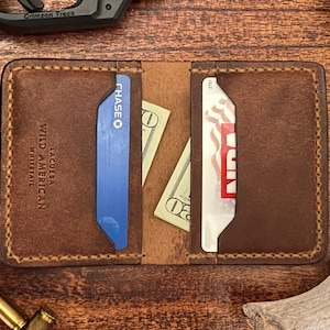 Cartera de piel de venado de cola blanca cosida a mano para hombre de grano completo minimalista plegable con 4 tarjetas