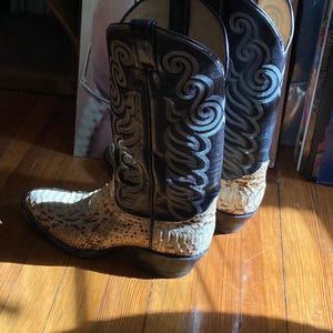 Tony Lama Size 8 1/2 Exotic Ivory and Black Cowboy Boots