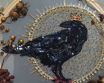 Black raven, embroidered bird. Magical animal, witch&#39;s helper, Luneville embroidery. Interior decoration. A black Magic bird сrown. Bird pet