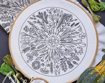 Ruota fenologica, tela da ricamo. Fiori di tutte le stagioni, tela con ruota fenologica per ricamo a mano.