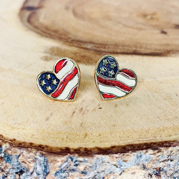 Cute Vintage Heart Shaped Gold Tone American Flag Avon Earrings