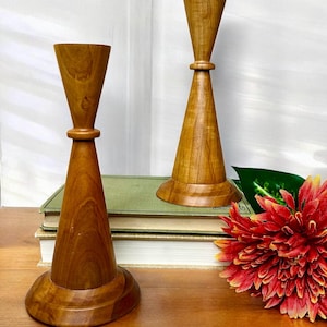 Vintage Mid Century Modern Style Handmade Carved Natural Myrtle Wood Candlestick Holders Hourglass Shape/Atomic Sleek MCM/Boho Decor 7”T