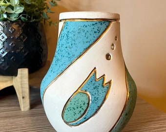 Vintage 1980’s Mid Century Modern Style Marble Canyon Pottery Vase with Atomic Design in Aqua/Teal Blue and Vibrant Gold Accents MCM 6"T