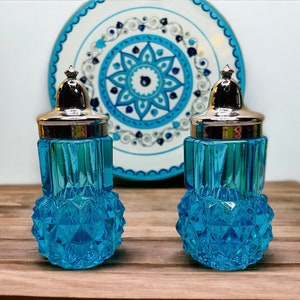 Stunning Vintage Indiana Glass Bright Blue Diamond Point Glass Salt and Pepper Shakers with Metal Lids|Glass Shakers|Vintage Kitchenware