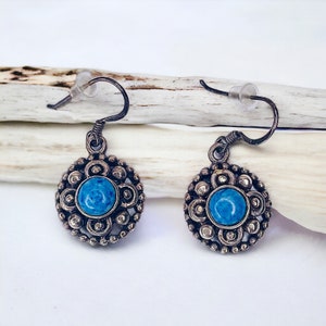 Lovely Vintage 925 Sterling Silver Dangle Earrings Flower Shaped with Filigree and Turquoise Stone Medallion Middle|Silver Earrings/SB Mark