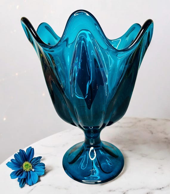 Unique Vintage Glass Vase with Bubbled Petal Base Unique Vintage Glass Vase with Bubbled Petal Base