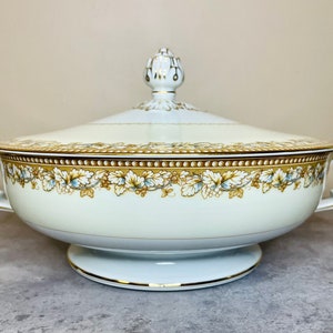 Gorgeous Vintage Noritake Darleen Round Handpainted Lidded China Porcelain Vegetable/Serving Dish with Handles and Gold Accents 11”L 5”T