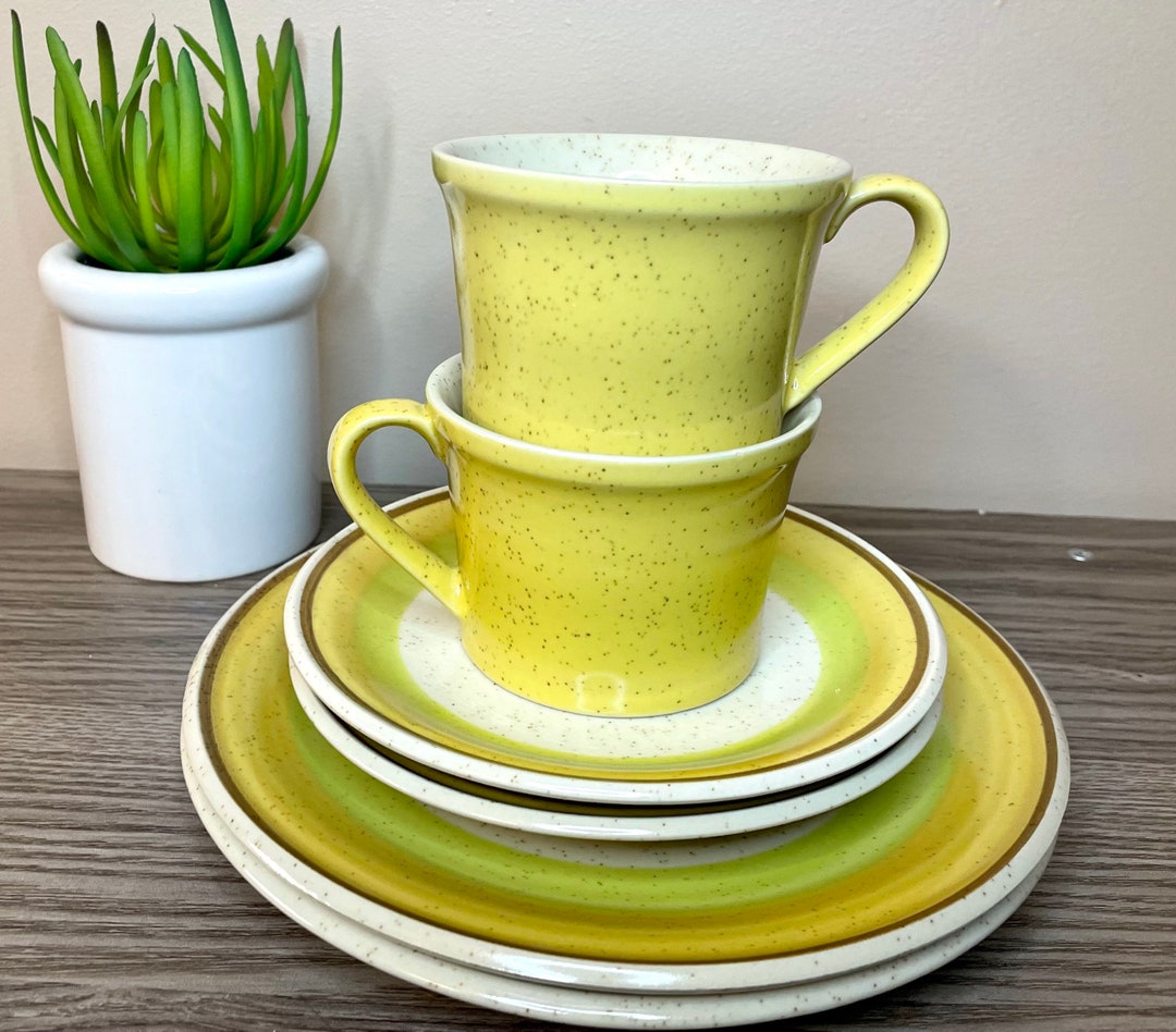 Vintage 1970s Retro Dinnerware Set of 6 Imperial by W. Dalton lemon