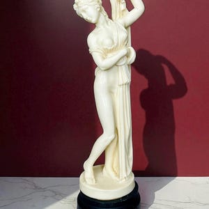 Stunning Vintage Handmade Italian Santini Alabaster Aphrodite or Venus Sculpture Black Resin Base/Ancient Greek Roman Figurine/Signed 14.5”T