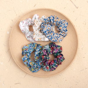 Flower Print Hair Tie, Slim Scrunchie for Spring and Summer, Hair Accessory, Cute Gift for Her