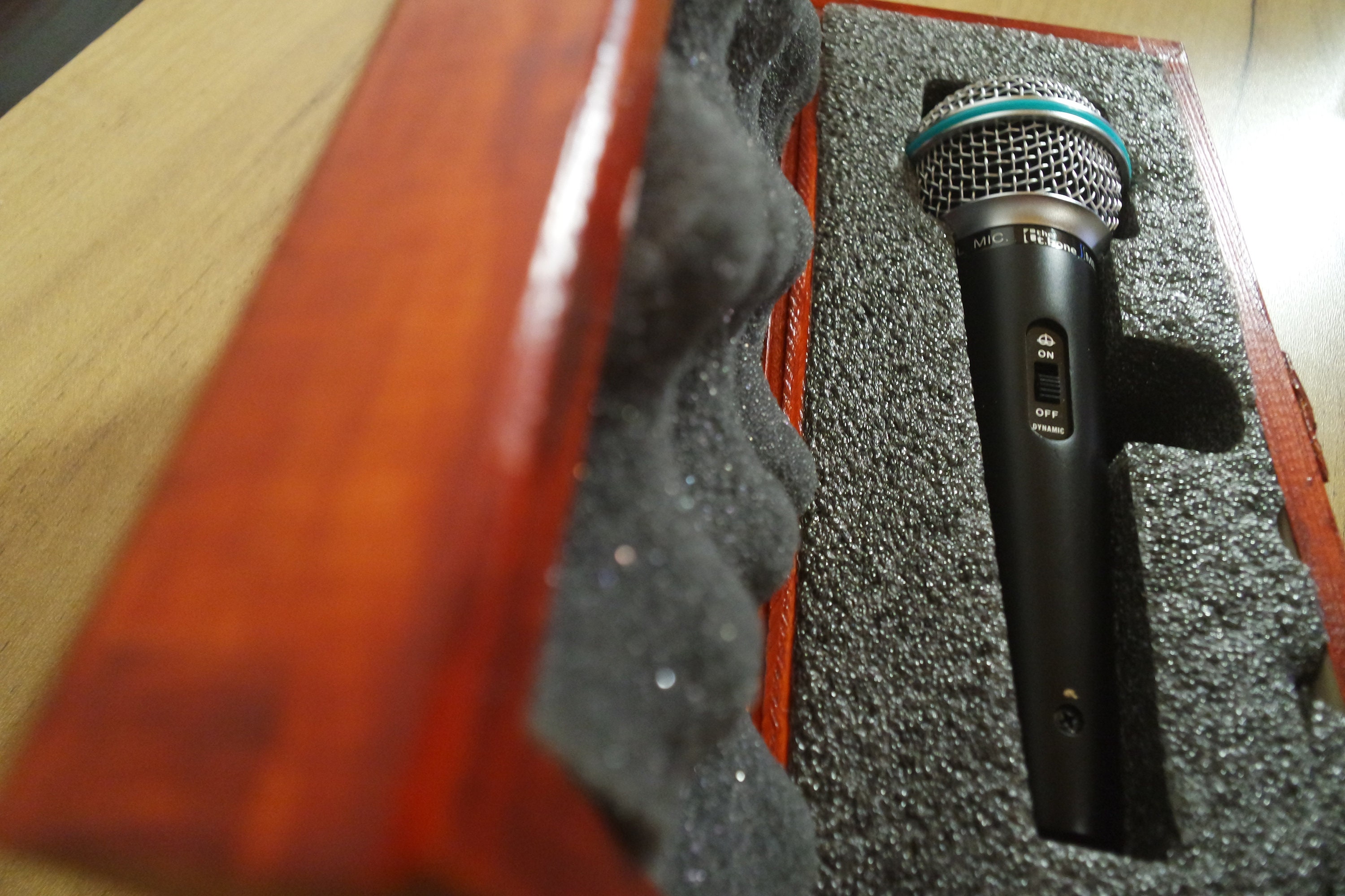 Wooden Microphone Box, Microphone box, microphone accessories, Handmade Universelle Holz