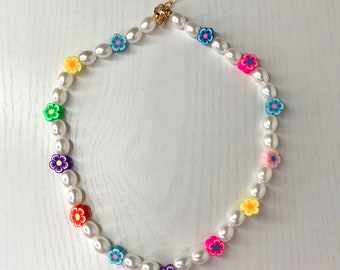 Freshwater pearl necklace with different color flowers- pearl necklace- flower necklace- summer necklace- trendy necklace- beaded necklace