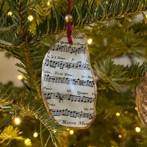 Adagio oyster shell ornament, oyster home decor, music lovers gift, Birthday gift, handmade Christmas gift, bottle tag