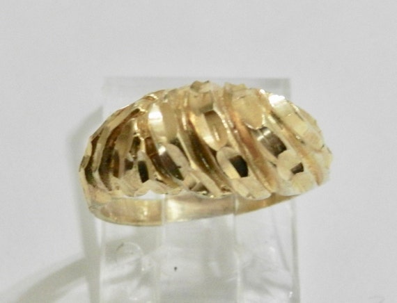 14k Gold Dome Ring Diamond Cut - image 4