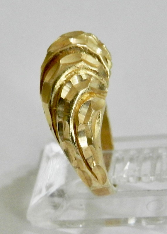 14k Gold Dome Ring Diamond Cut - image 3