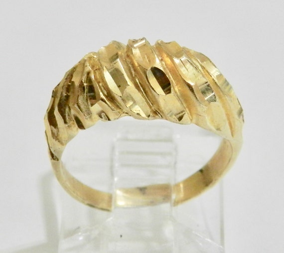 14k Gold Dome Ring Diamond Cut - image 1