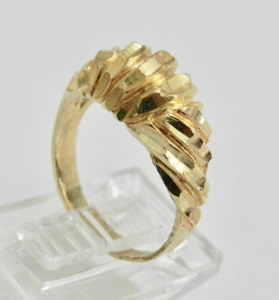 14k Gold Dome Ring Diamond Cut - image 2