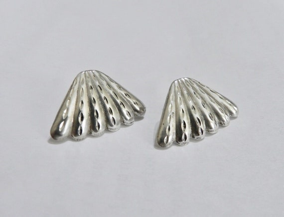 Silver Fluted Fan Shape Earrings Sparkly Vintage - image 2