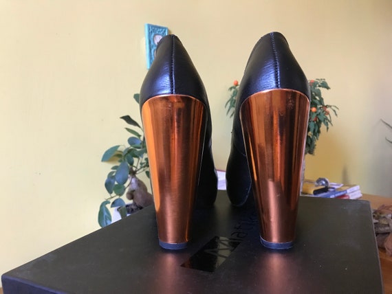 Matiko handcrafted leather pumps, size 7,5, black - image 3