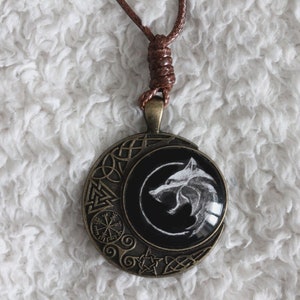The Witcher necklace, White Wolf, Geralt of Rivia, Elvish, Runes