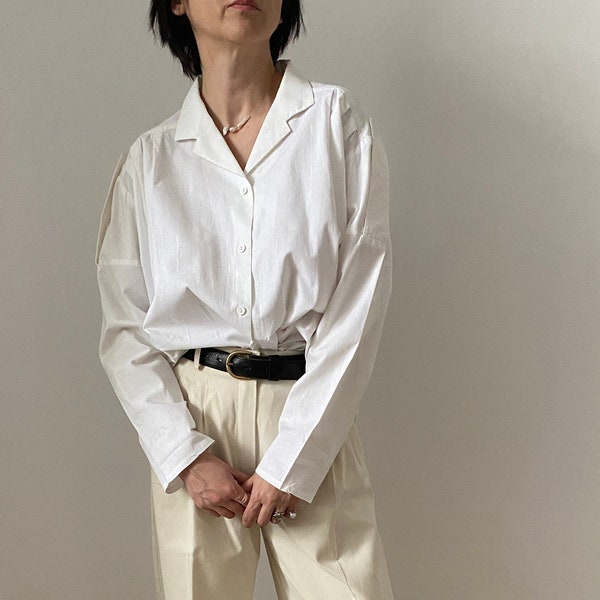 Vintage white cotton blouse for women size XL | White oversize button up with oversize epaulettes