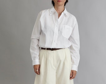 Vintage White Blouse for Women Size M | Classic White Shirt with Embroidered Collar and pocket