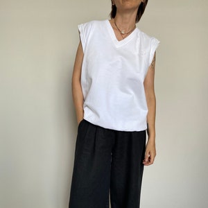 Vintage White Active Top size M - L | Vintage Minimalist Sleeveless Top