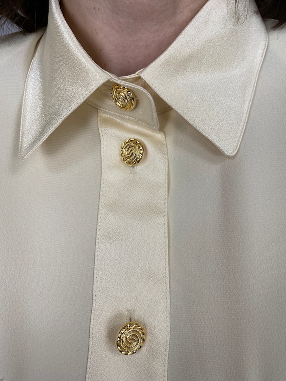 ONWAAR Openbaren dichters Vintage Crème Witte Blouse met Gouden Knopen Witte Blouse - Etsy Nederland ONWAAR Openbaren dichters Vintage Crème Witte Blouse met Gouden Knopen Witte Blouse - Etsy Nederland