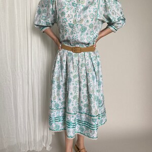 Vintage 2 piece set for Women Size XS-S Off white blouse and matching skirt with floral print Puffed Sleeves blouse Pleated Skirt image 3