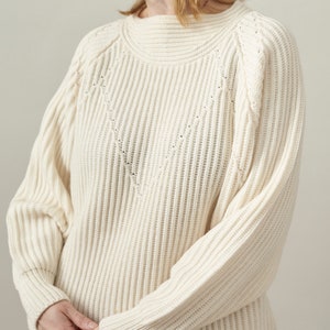 Vintage White Ribbed Sweater for Women Size L Chunky Warm Pullover Sweater in Ivory White image 4