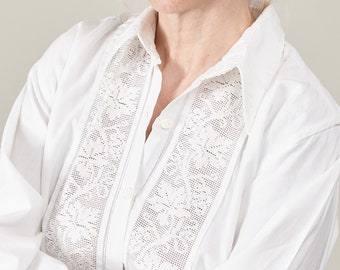 Vintage Traditional Romanian Blouse in White Cotton, Simple Design White Cotton Peasant Blouse with Long Sleeves Size S - M