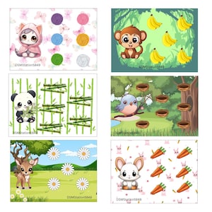 Può includere: Un set di quattro carte di conteggio educative colorate con illustrazioni di animali carini. Ogni carta presenta un animale diverso e un numero di oggetti da contare. Gli animali includono un gatto, un panda, un cervo e un coniglio. Gli oggetti includono gomitoli di lana, bastoncini di bambù, fiori e carote.