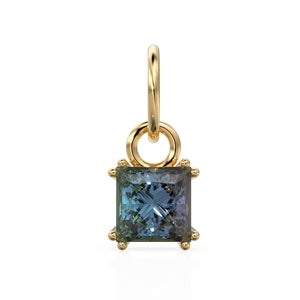 Alexandrite Princess Cut Solid Gold Charm / Bicolor Gemstone Handmade 18k Gold Pendant / 14k Gold June Birthstone Jewelry Making Findings