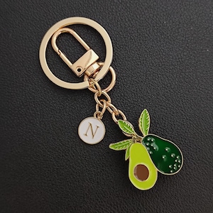 Spilla smaltata con avocado kawaii: regalo vegano vegetariano