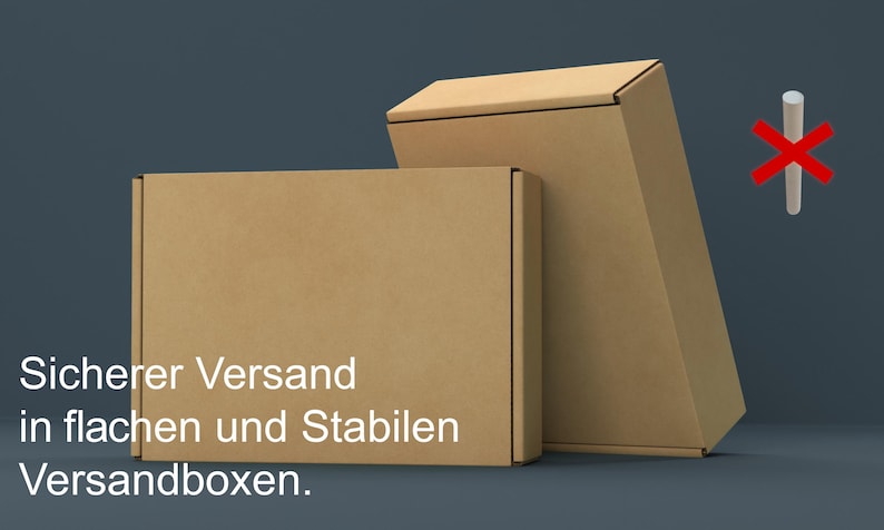 May include: Two brown cardboard boxes stacked on top of each other. The top box is slightly tilted. The bottom box has the text "Sicherer Versand in flachen und stabilen Versandboxen." printed on the front.
