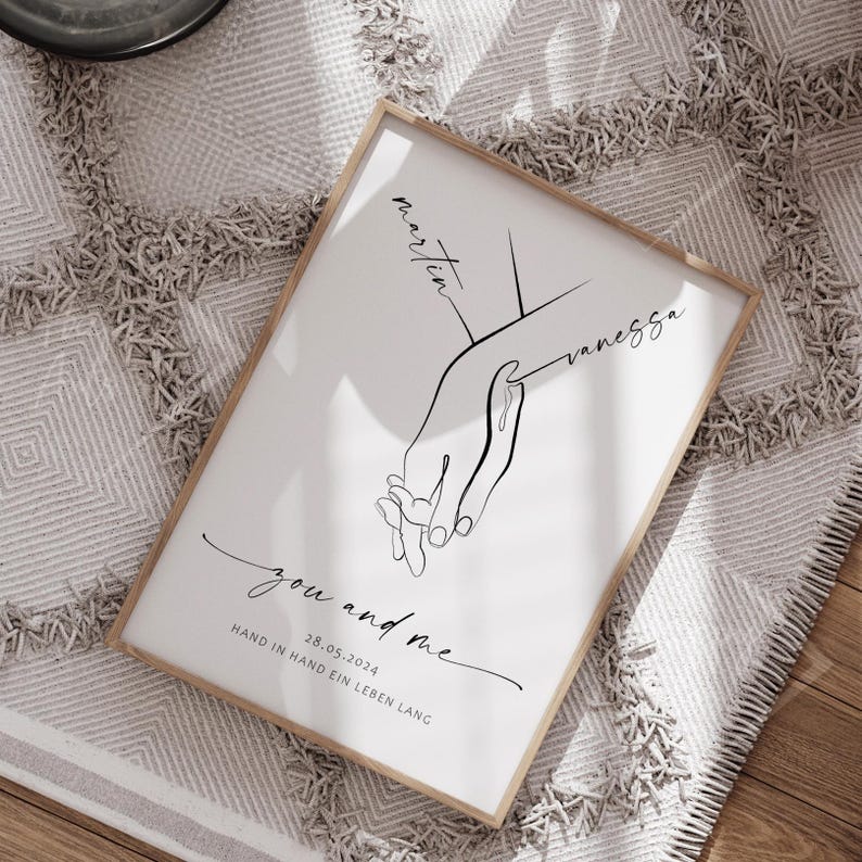 Hochzeitsbild personalisiert Hand in Hand mit Rahmen aus Holz Brautpaar Geschenk Hochzeit