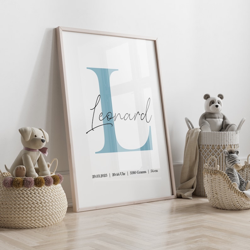 May include: A light blue watercolor letter L with the name "Leonard" written in cursive below it. The date "29.03.2023", time "20:44 Uhr", weight "3380 Gramm", and length "54 cm" are printed below the name.