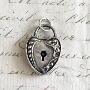 Antique Floral Sterling Silver Padlock Heart Pendant Necklace