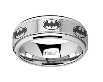 Hartmetall Spinner Ring mit Fledermaus Logo 8 mm Ehering