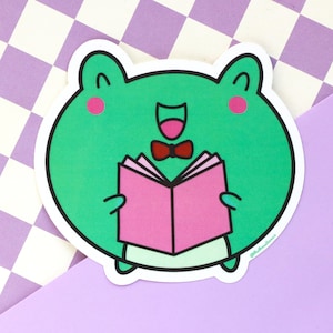 Sticker vinyle grenouille kawaii, joli sticker lecteur cottagecore, sticker esthétique grenouille livresque pour ordinateur portable, journal ou bouteille d'eau